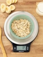 Básica: báscula de cocina digital con pantalla LCD, pilas incluidas, pesa hasta 11 libras, color negro y acero inoxidable